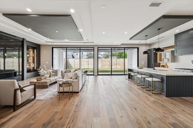 2120 Branard Street, Houston, TX 77098