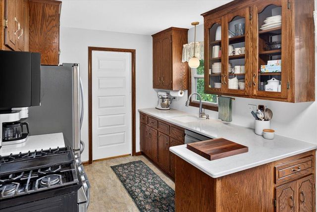 5657 Nevada Avenue N, Crystal, MN 55428