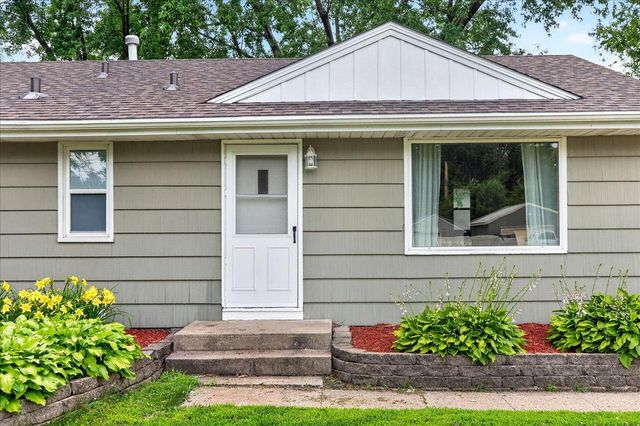 5657 Nevada Avenue N, Crystal, MN 55428
