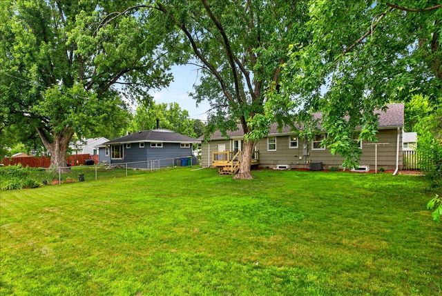 5657 Nevada Avenue N, Crystal, MN 55428