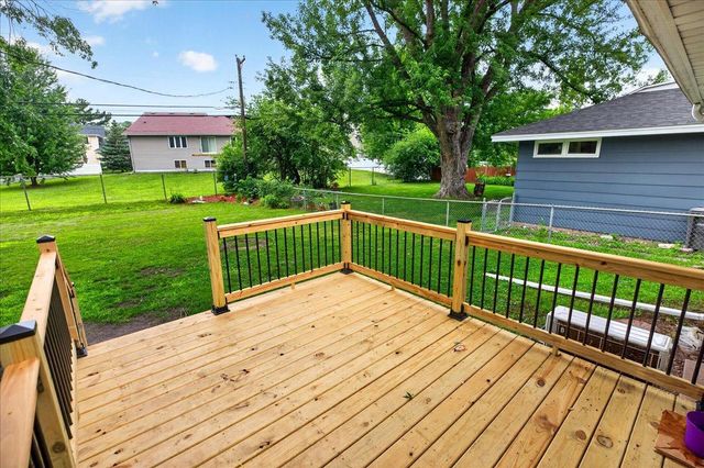 5657 Nevada Avenue N, Crystal, MN 55428