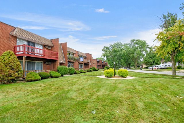 539 N Pleasant Drive 2C, Glenwood, IL 60425