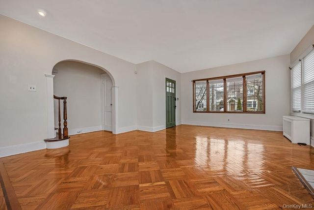 315 Marcellus Road, Mineola, NY 11501