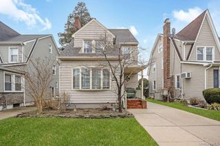 315 Marcellus Road, Mineola, NY 11501