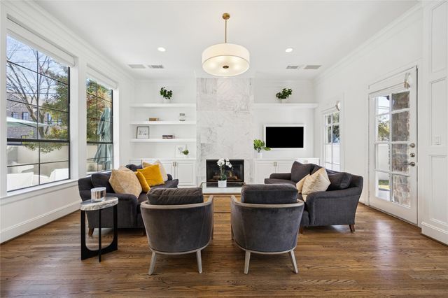 1923 Elmen Street, Houston, TX 77019