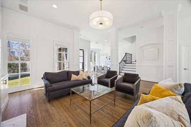 1923 Elmen Street, Houston, TX 77019