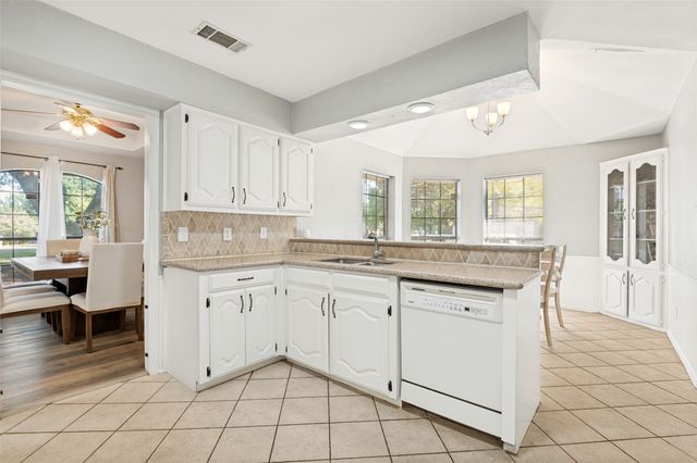 901 Winding Creek Trail, Oak Leaf, TX 75154