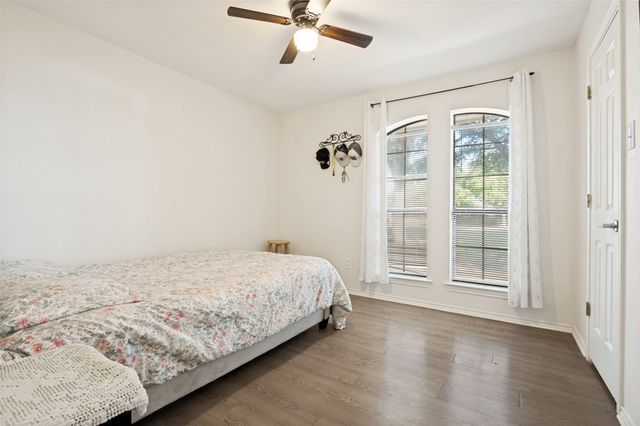 901 Winding Creek Trail, Oak Leaf, TX 75154
