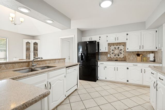 901 Winding Creek Trail, Oak Leaf, TX 75154