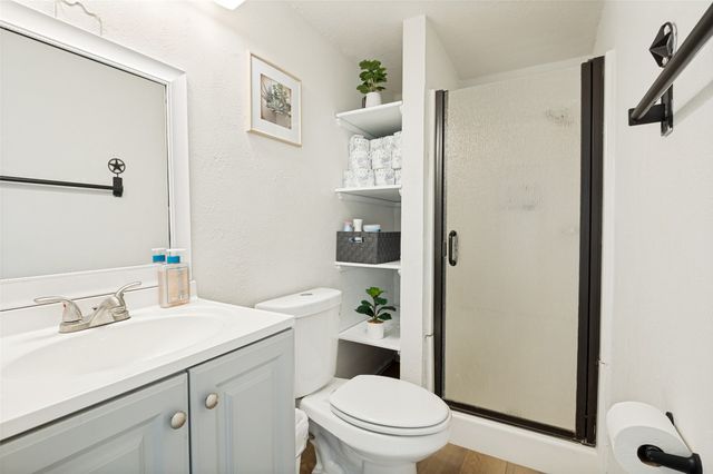 901 Winding Creek Trail, Oak Leaf, TX 75154