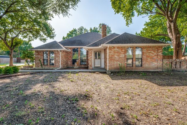 901 Winding Creek Trail, Oak Leaf, TX 75154