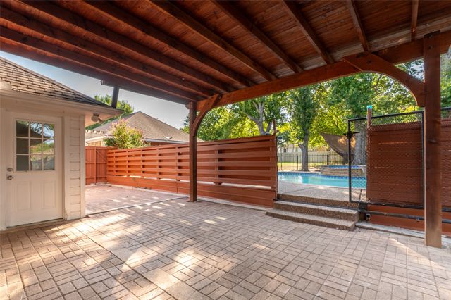 901 Winding Creek Trail, Oak Leaf, TX 75154