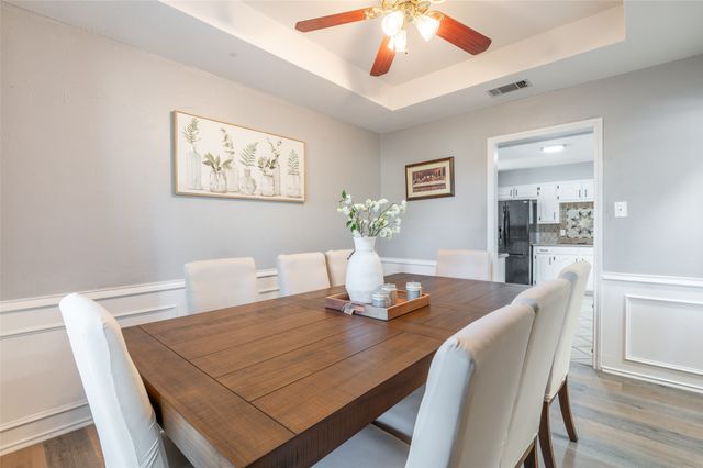 901 Winding Creek Trail, Oak Leaf, TX 75154
