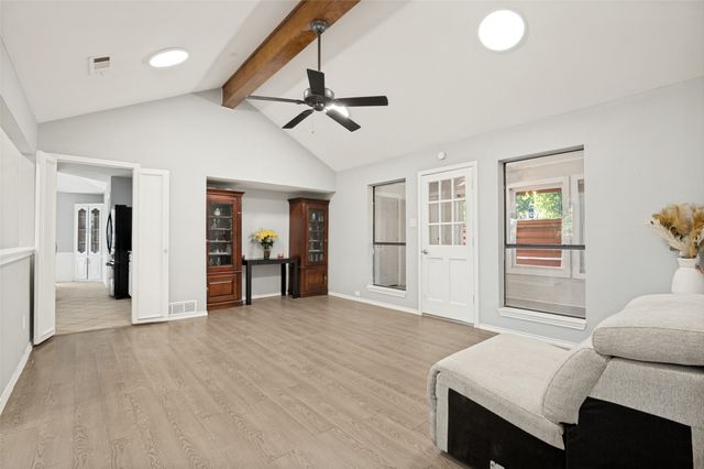 901 Winding Creek Trail, Oak Leaf, TX 75154