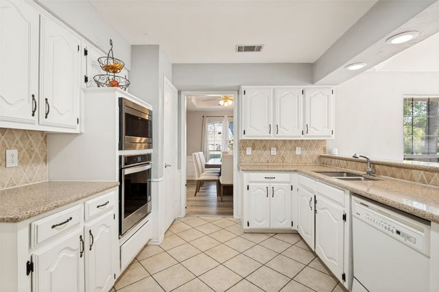 901 Winding Creek Trail, Oak Leaf, TX 75154