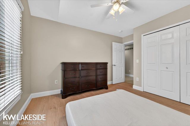 16152 Kingsway Drive, Macomb Twp, MI 48044