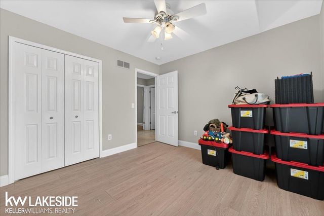 16152 Kingsway Drive, Macomb Twp, MI 48044