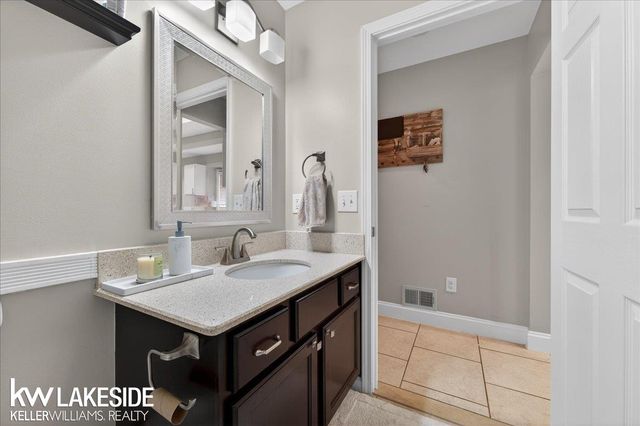 16152 Kingsway Drive, Macomb Twp, MI 48044