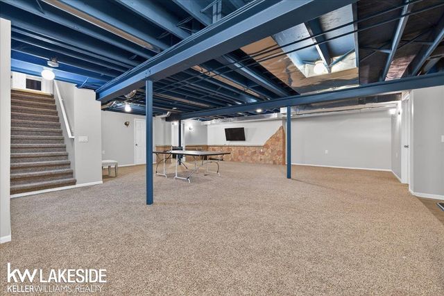 16152 Kingsway Drive, Macomb Twp, MI 48044