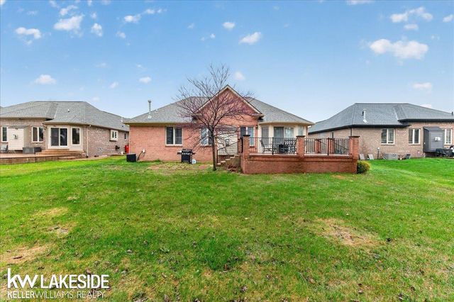 16152 Kingsway Drive, Macomb Twp, MI 48044