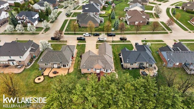 16152 Kingsway Drive, Macomb Twp, MI 48044