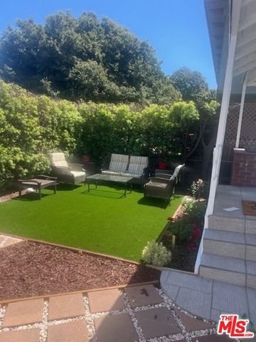 2575 S Barrington Avenue, Los Angeles, CA 90064