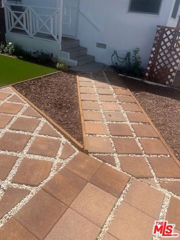 2575 S Barrington Avenue, Los Angeles, CA 90064