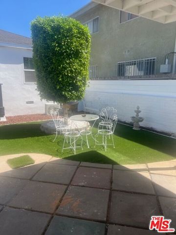 2575 S Barrington Avenue, Los Angeles, CA 90064