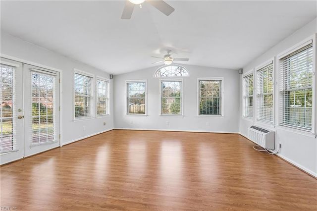 201 Harwood DR, Yorktown, VA 23692