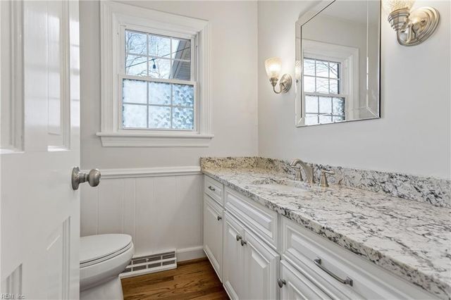 201 Harwood DR, Yorktown, VA 23692