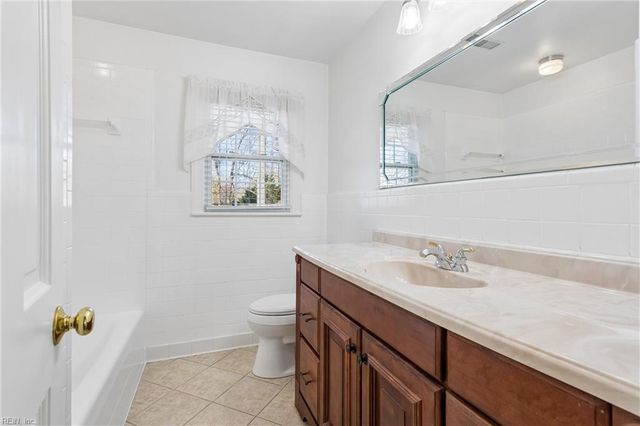 201 Harwood DR, Yorktown, VA 23692