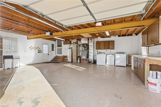 201 Harwood DR, Yorktown, VA 23692