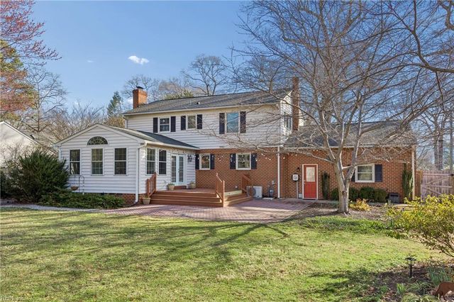 201 Harwood DR, Yorktown, VA 23692