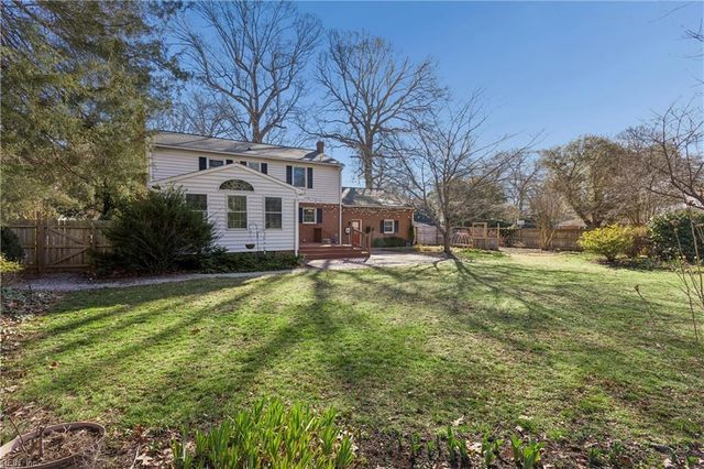 201 Harwood DR, Yorktown, VA 23692