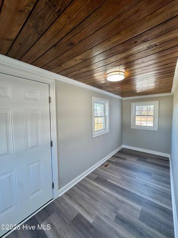 903 E Balsey Street, Clinton, NC 28328