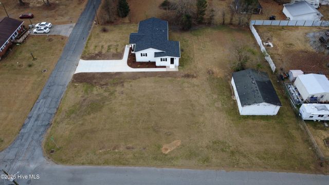 903 E Balsey Street, Clinton, NC 28328