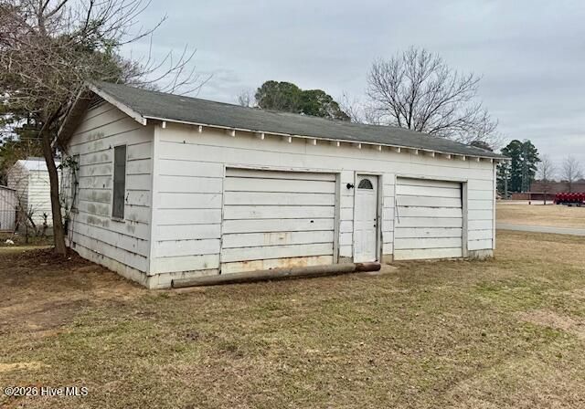 903 E Balsey Street, Clinton, NC 28328