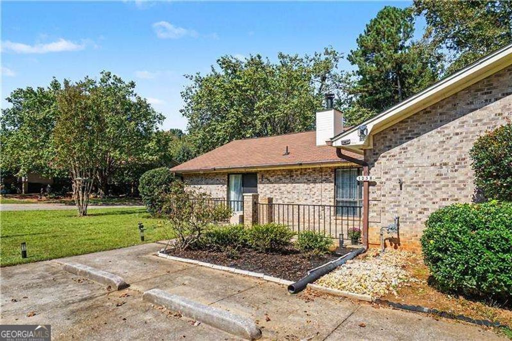 1238 Shannon Way SW, Marietta, GA 30008 — photo 3