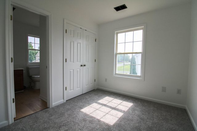 291 TEAL RD N, Martinsburg, WV 25405