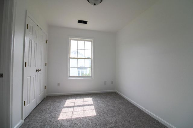 291 TEAL RD N, Martinsburg, WV 25405