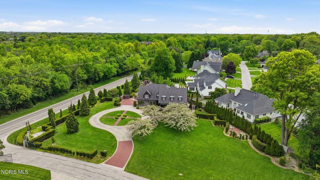 30051 Hickory Hill Drive, Perrysburg, OH 43551