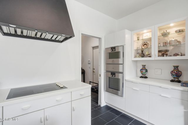 30051 Hickory Hill Drive, Perrysburg, OH 43551