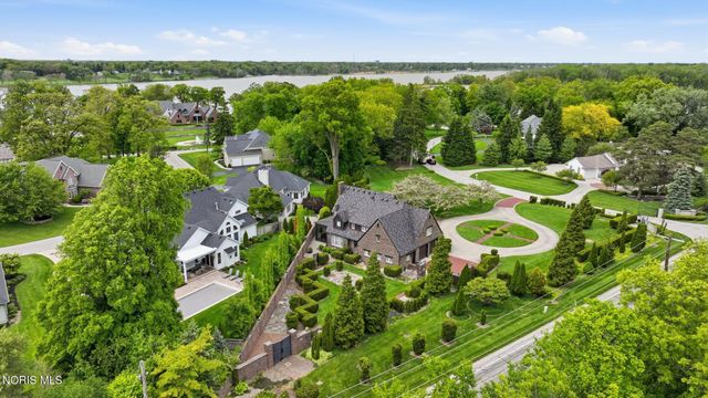 30051 Hickory Hill Drive, Perrysburg, OH 43551