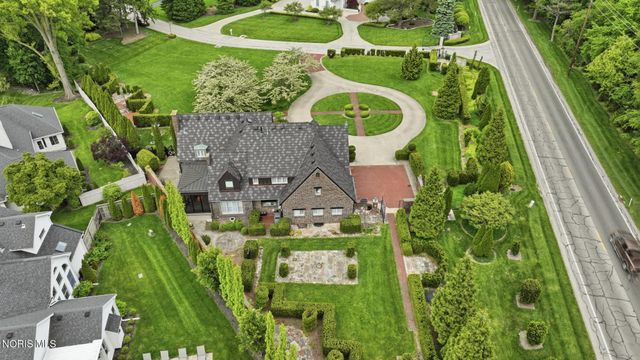 30051 Hickory Hill Drive, Perrysburg, OH 43551