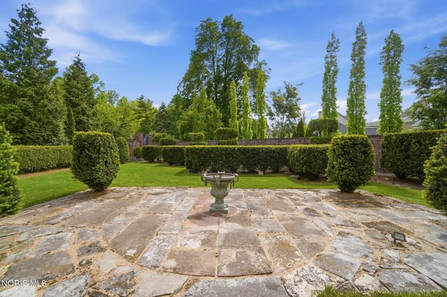 30051 Hickory Hill Drive, Perrysburg, OH 43551