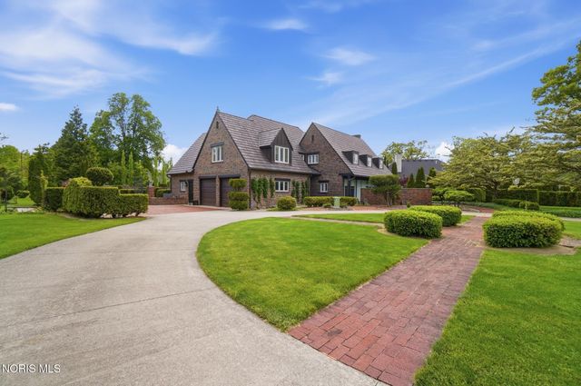 30051 Hickory Hill Drive, Perrysburg, OH 43551