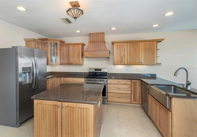 1445 COREY WAY S, South Pasadena, FL 33707