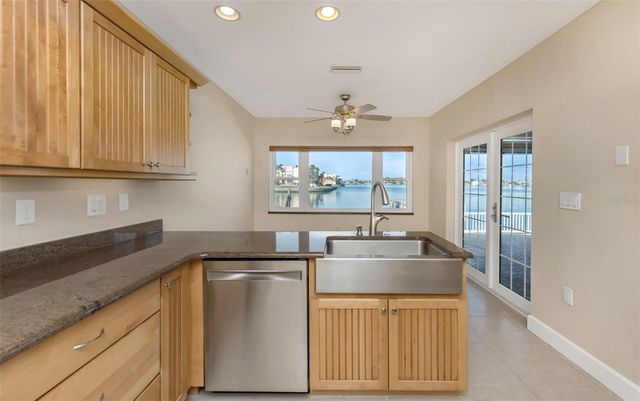 1445 COREY WAY S, South Pasadena, FL 33707