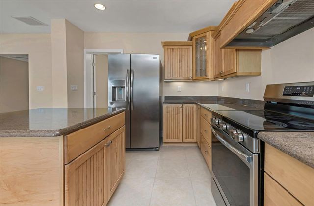 1445 COREY WAY S, South Pasadena, FL 33707