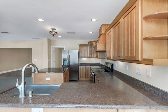 1445 COREY WAY S, South Pasadena, FL 33707